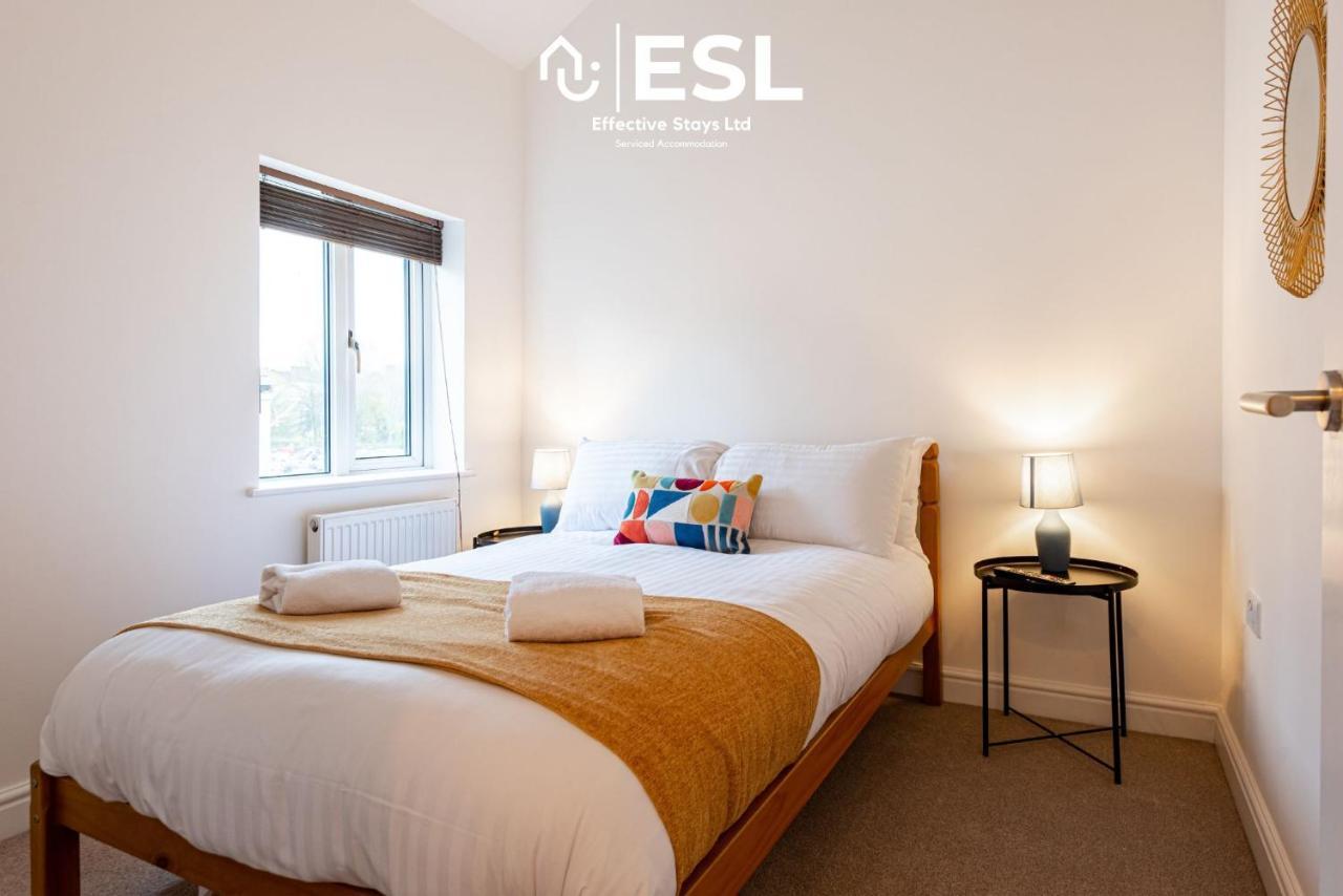 2 Bedroom Terrace Cottage, Parking, 5 Minutes Drive To Royal Shrewsbury Hospital Luaran gambar