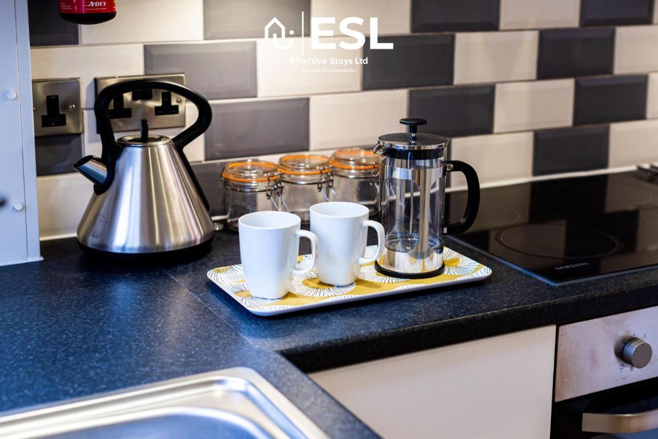2 Bedroom Terrace Cottage, Parking, 5 Minutes Drive To Royal Shrewsbury Hospital Luaran gambar