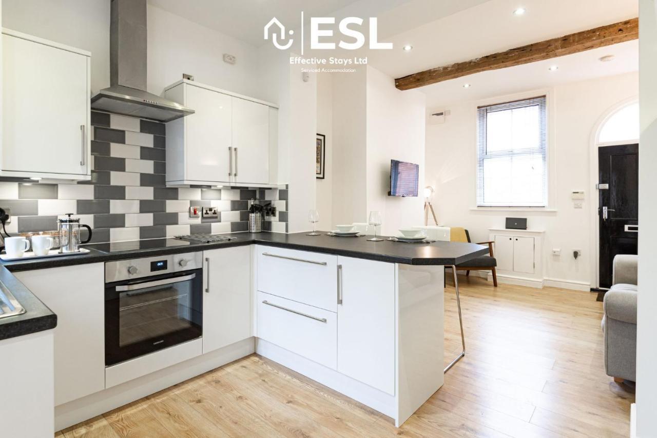 2 Bedroom Terrace Cottage, Parking, 5 Minutes Drive To Royal Shrewsbury Hospital Luaran gambar