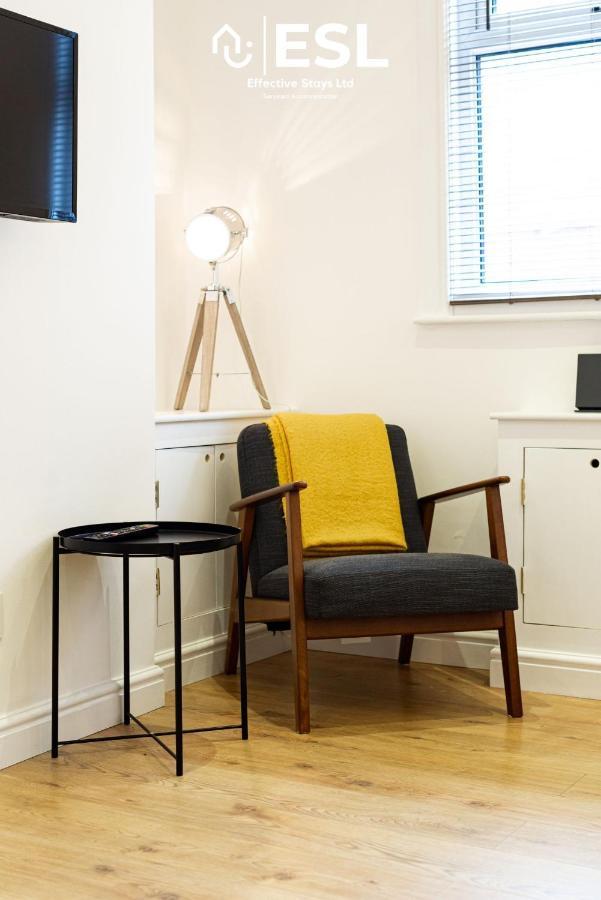 2 Bedroom Terrace Cottage, Parking, 5 Minutes Drive To Royal Shrewsbury Hospital Luaran gambar