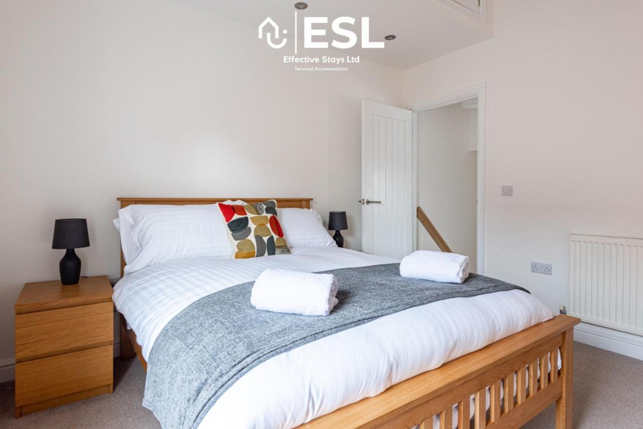 2 Bedroom Terrace Cottage, Parking, 5 Minutes Drive To Royal Shrewsbury Hospital Luaran gambar