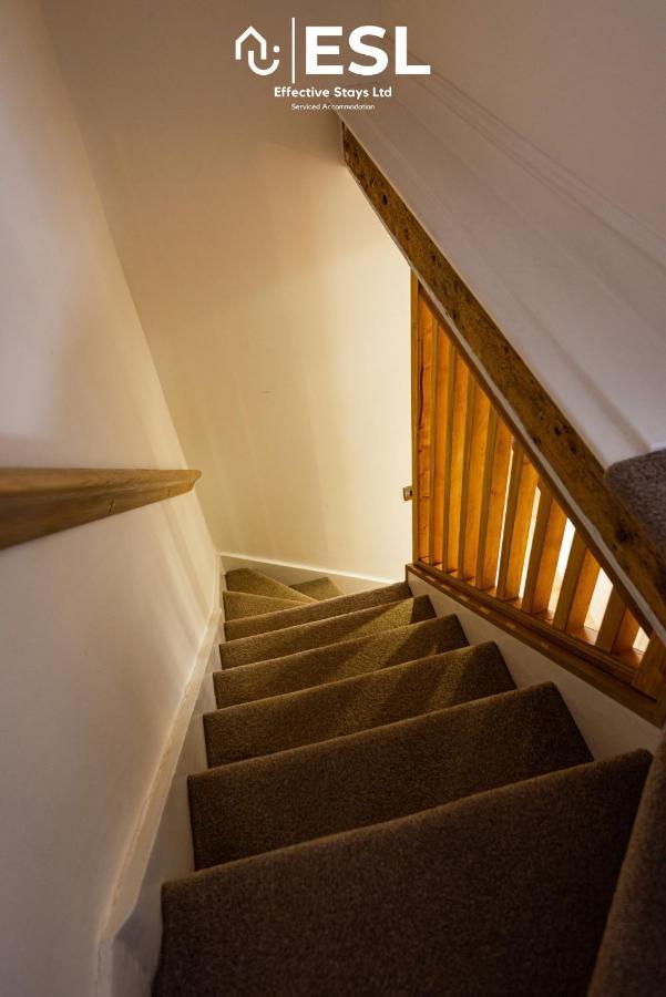 2 Bedroom Terrace Cottage, Parking, 5 Minutes Drive To Royal Shrewsbury Hospital Luaran gambar