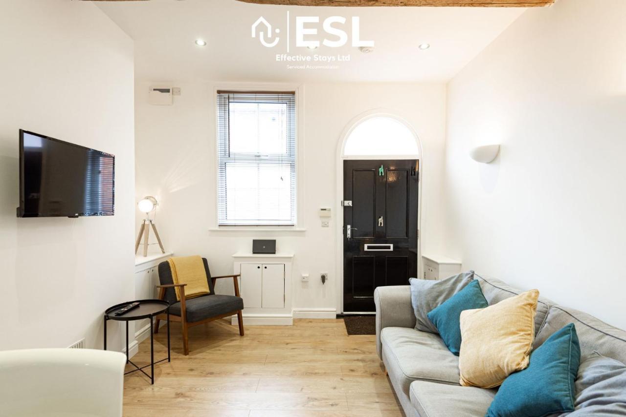 2 Bedroom Terrace Cottage, Parking, 5 Minutes Drive To Royal Shrewsbury Hospital Luaran gambar