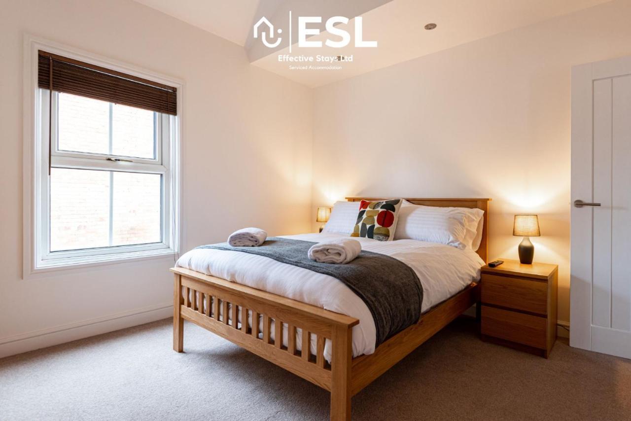 2 Bedroom Terrace Cottage, Parking, 5 Minutes Drive To Royal Shrewsbury Hospital Luaran gambar